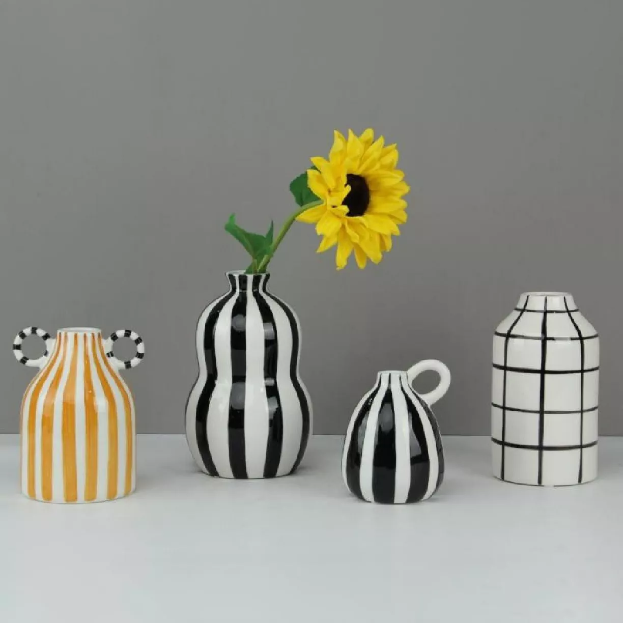 Geometrisk linje Keramisk vase