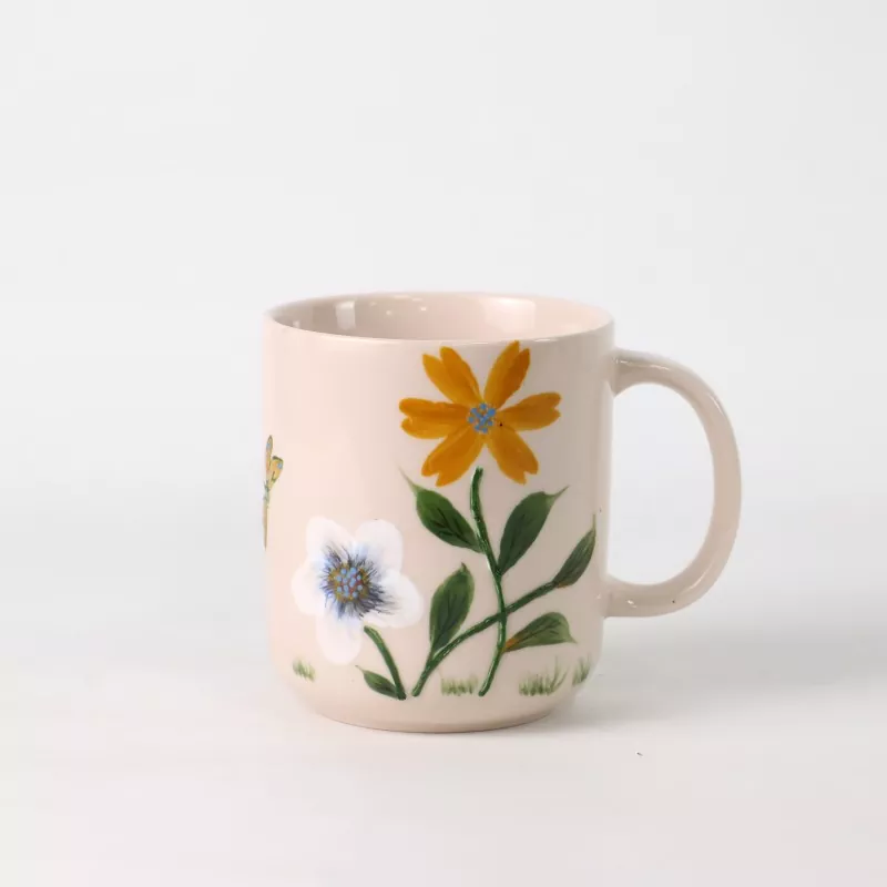 Håndmalet blomsterkeramisk krus